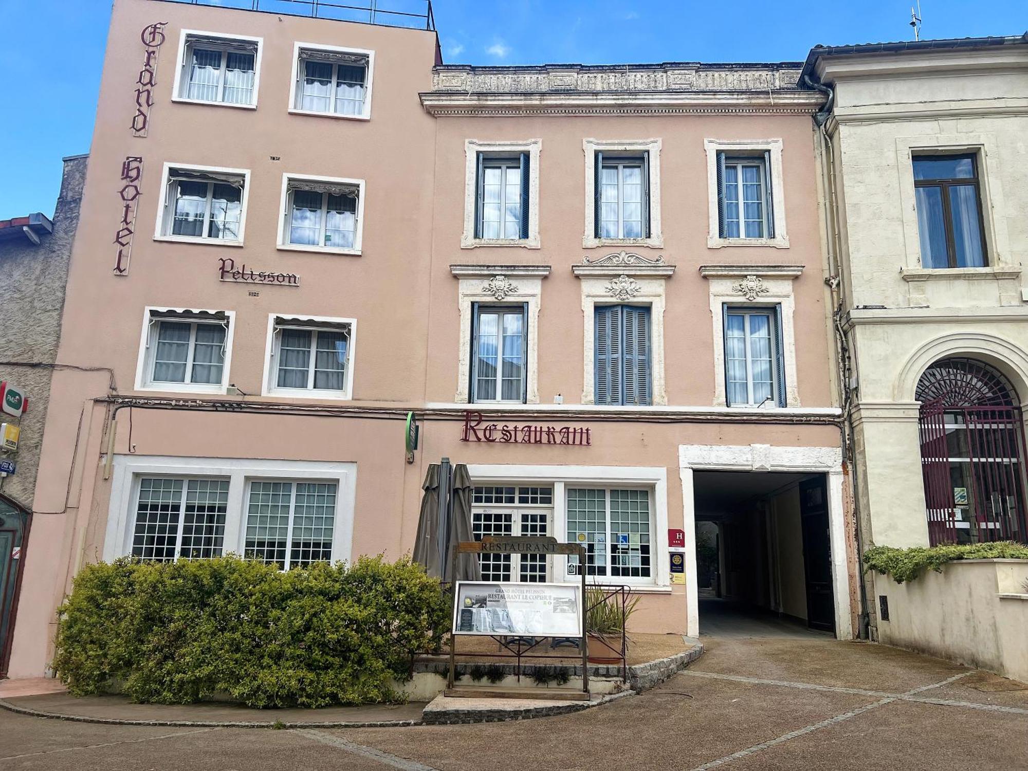 Logis Grand Hotel Pelisson Nontron Luaran gambar