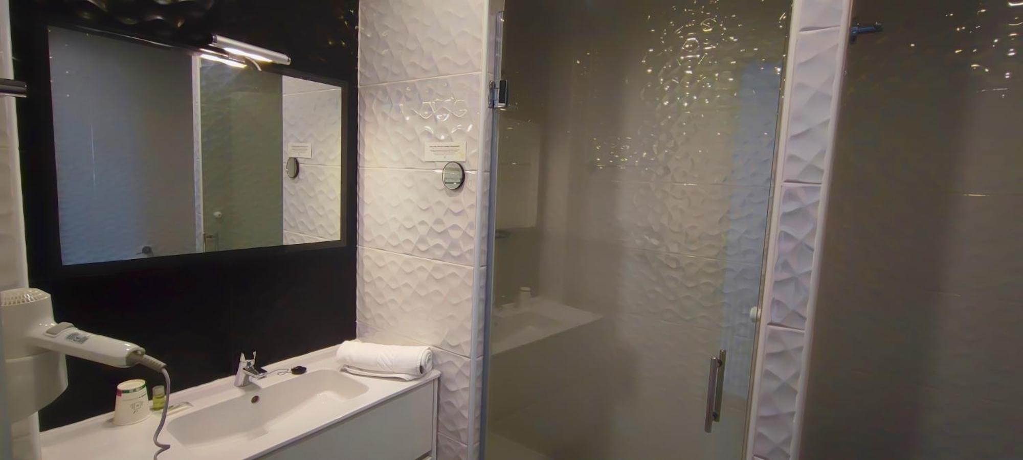 Logis Grand Hotel Pelisson Nontron Luaran gambar