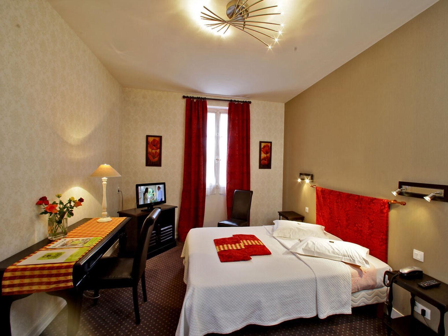 Logis Grand Hotel Pelisson Nontron Luaran gambar